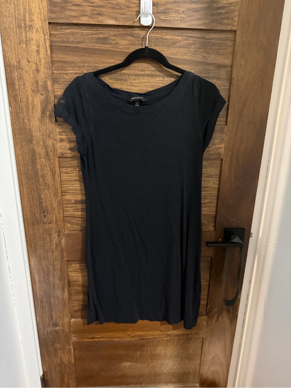 Banana Republic Black Crewneck Shift Dress